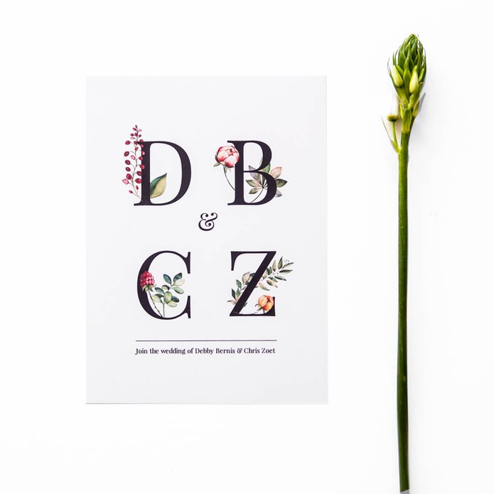 Trouwkaart typografie wilde bloemen binnen